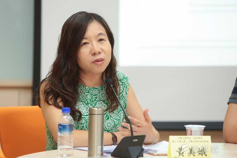 20170824-台灣文學學會副理事長黃美娥24日出席「支持大幅調整12年國教國語文課綱」記者會。(顏麟宇攝) 20170824-台灣文學學會副理事長黃美娥24日出席「支持大幅調整12年國教國語文課綱」記者會。(顏麟宇攝)