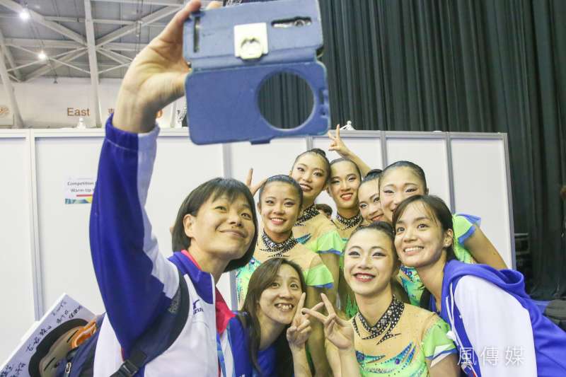 中華女子韻律體操團體單項「3球2繩」決賽奪銀,日本籍教練帶隊打敗日本隊。(陳明仁攝) 中華女子韻律體操團體單項「3球2繩」決賽奪銀,日本籍教練帶隊打敗日本隊。(陳明仁攝)