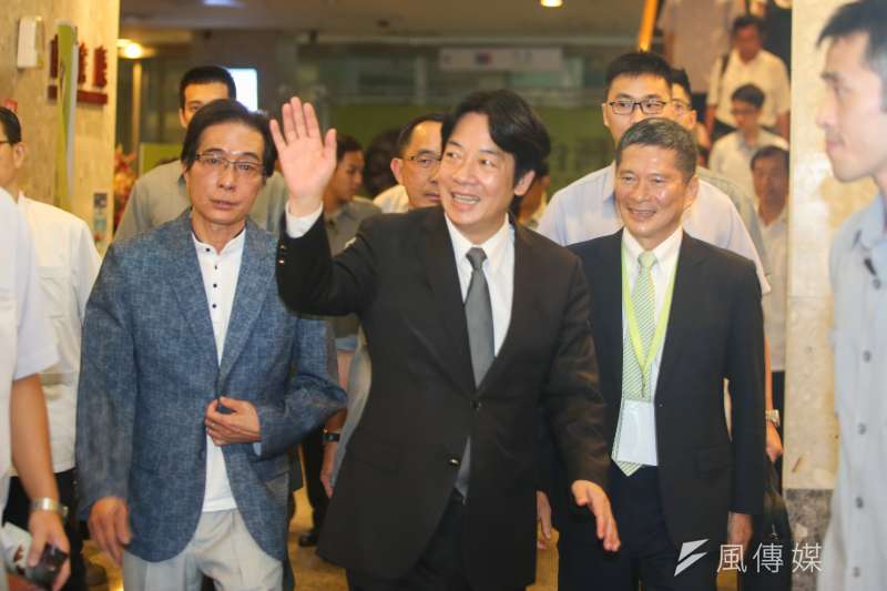 20170924-行政院長賴清德由客委會主委李永得(中右)陪同,出席106年「全國客家會議」暨「客家貢獻獎頒獎典禮」閉幕式。(陳明仁攝) 20170924-行政院長賴清德由客委會主委李永得(中右)陪同,出席106年「全國客家會議」暨「客家貢獻獎頒獎典禮」閉幕式。(陳明仁攝)