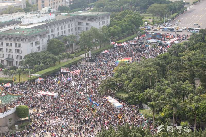 20171028-2017年台灣同志遊行Taiwan LGBT Pride,10月28日盛大登場,鳥瞰圖。(顏麟宇攝) 20171028-2017年台灣同志遊行Taiwan LGBT Pride,10月28日盛大登場,鳥瞰圖。(顏麟宇攝)