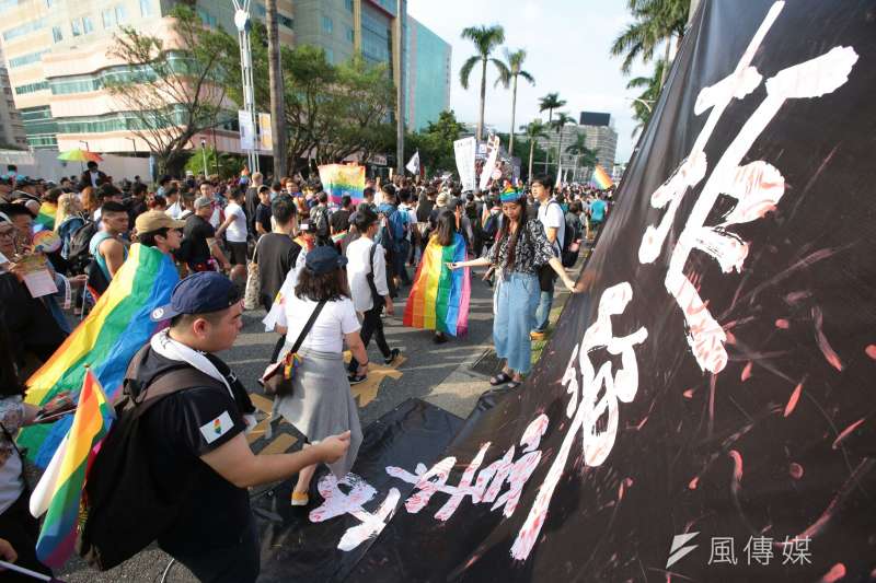 20171028-2017年台灣同志遊行Taiwan LGBT Pride,10月28日盛大登場,立院前。(顏麟宇攝) 20171028-2017年台灣同志遊行Taiwan LGBT Pride,10月28日盛大登場,立院前。(顏麟宇攝)