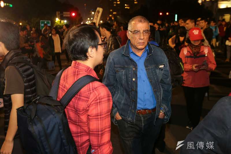 20171223-突尼西亞人權協會副主席Messaoud ROMDHANI(梅沙悟德‧荷穆達尼)也前往勞工大遊行現場。(顏麟宇攝) 20171223-突尼西亞人權協會副主席Messaoud ROMDHANI(梅沙悟德‧荷穆達尼)也前往勞工大遊行現場。(顏麟宇攝)