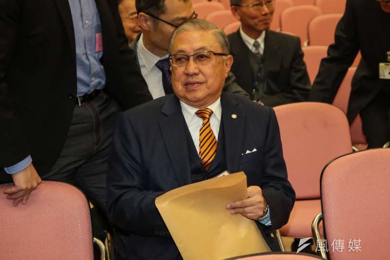 20180226-王道銀行董事長駱錦明26日出席中央銀行新舊任總裁交接典禮。(顏麟宇攝) 20180226-王道銀行董事長駱錦明26日出席中央銀行新舊任總裁交接典禮。(顏麟宇攝)
