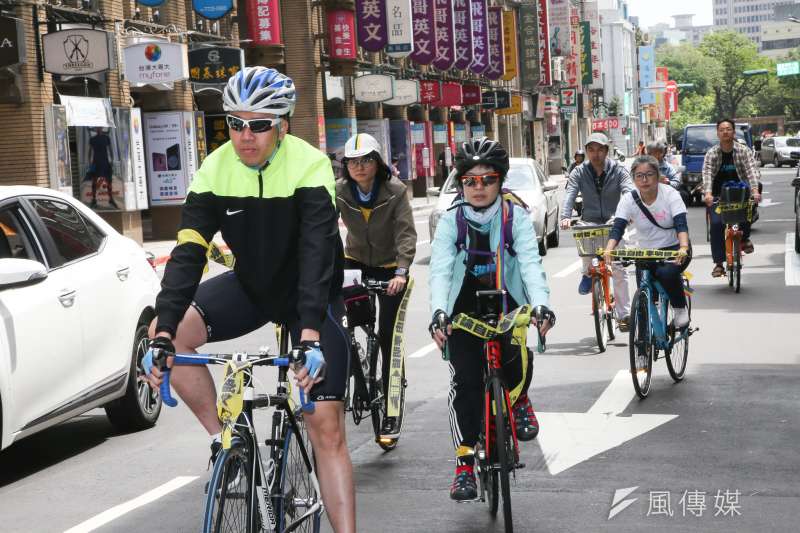 20180408-台權會等人權團體人士為了中國人權律師王全璋、台灣人權志工李明哲,「聲援遭中共拘押人權鬥士而騎」活動,從自由廣場出發,繞北市街頭發聲。(陳明仁攝) 20180408-台權會等人權團體人士為了中國人權律師王全璋、台灣人權志工李明哲,「聲援遭中共拘押人權鬥士而騎」活動,從自由廣場出發,繞北市街頭發聲。(陳明仁攝)
