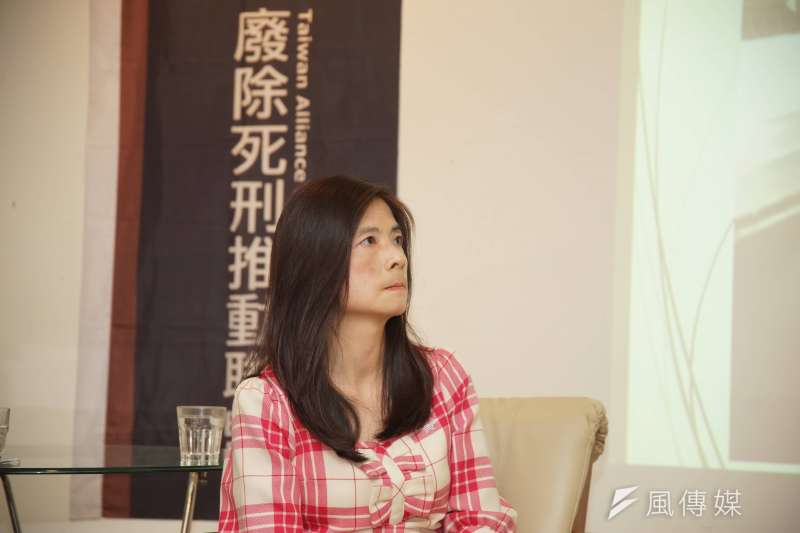 20180510-「廢死星期四X死刑個案看透透」肉圓哥的故事:邱和順案,志工林衣穎出席。(盧逸峰攝) 20180510-「廢死星期四X死刑個案看透透」肉圓哥的故事:邱和順案,志工林衣穎出席。(盧逸峰攝)