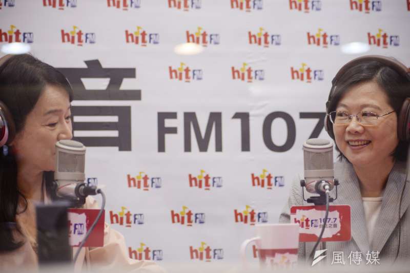 20180514-總統蔡英文(右)接受《蔻蔻早餐》專訪。(甘岱民攝)