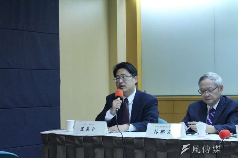 2018年6月13日,中華民國國際關係學會舉辦「川金會後的朝鮮半島與東北亞情勢」座談會,政大外交系副教授盧業中發言。(蔡亦寧攝) 2018年6月13日,中華民國國際關係學會舉辦「川金會後的朝鮮半島與東北亞情勢」座談會,政大外交系副教授盧業中發言。(蔡亦寧攝)