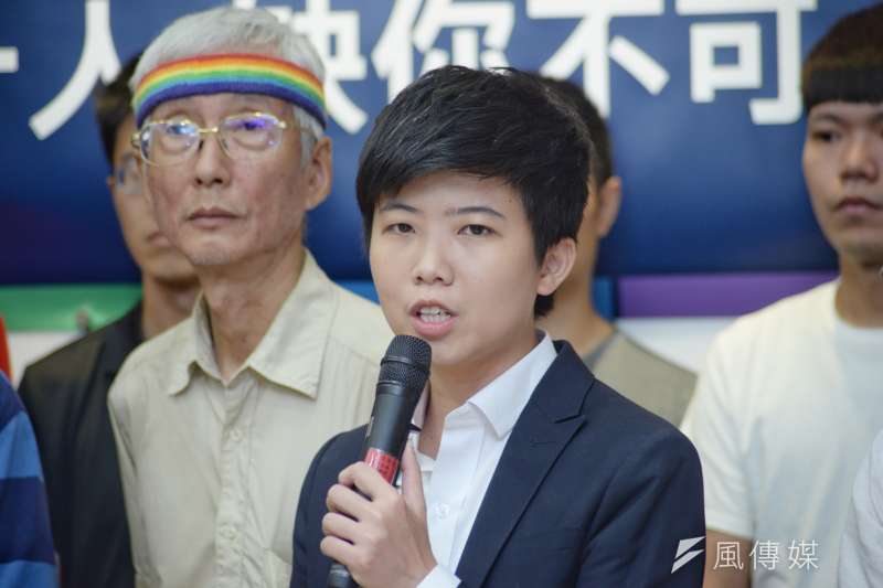 20180824-「告急!20名人齊擺攤拉平權公投連署」記者會,平權公投發起人、社民黨大安文山區議員參選人苗博雅。(甘岱民攝) 20180824-「告急!20名人齊擺攤拉平權公投連署」記者會,平權公投發起人、社民黨大安文山區議員參選人苗博雅。(甘岱民攝)
