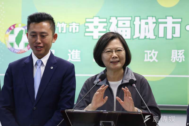 20180919-民進黨中常會舉辦「一縣市、一政績、一故事」報告,蔡英文上台做總結。(陳品佑攝) 20180919-民進黨中常會舉辦「一縣市、一政績、一故事」報告,蔡英文上台做總結。(陳品佑攝)