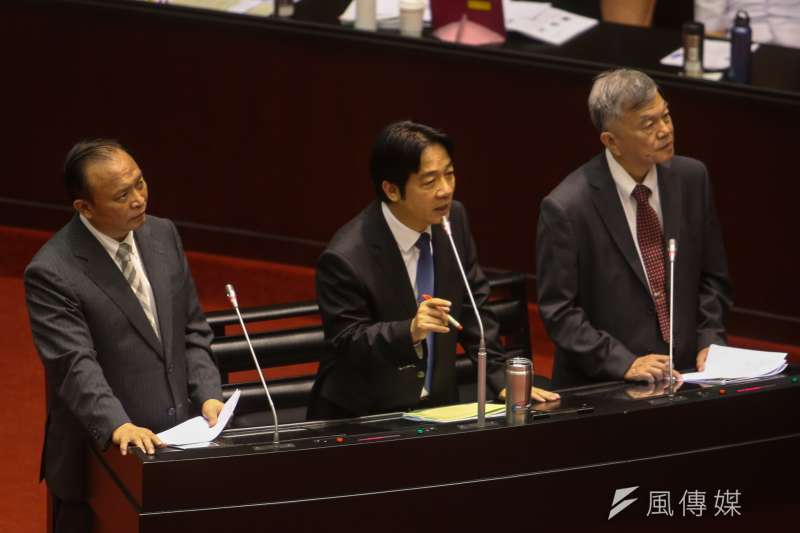 20180925-行政院長賴清德赴立法院823中南部水災之治水機制專案報告並備詢,行政院長賴清德和經濟部長沈榮津及農業委員會主任委員林聰賢答詢。(陳明仁攝) 20180925-行政院長賴清德赴立法院823中南部水災之治水機制專案報告並備詢,行政院長賴清德和經濟部長沈榮津及農業委員會主任委員林聰賢答詢。(陳明仁攝)