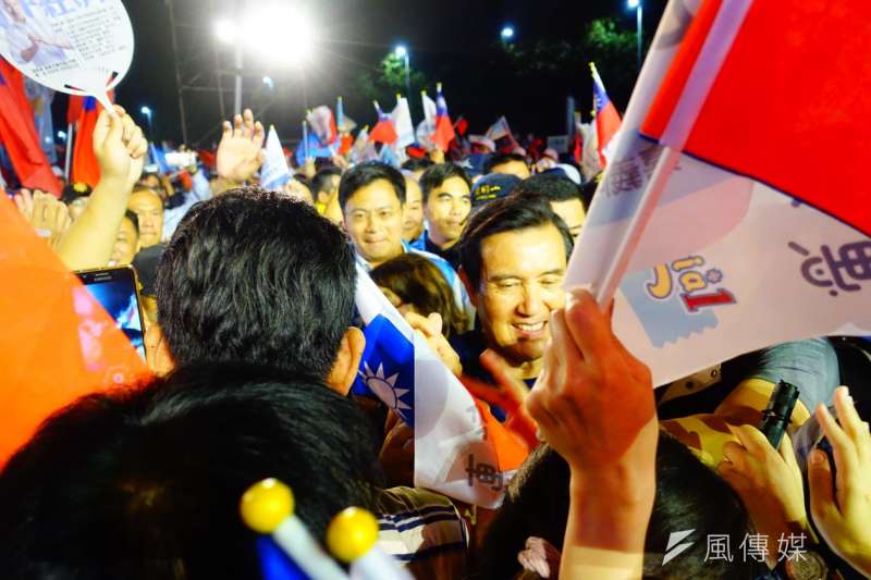 2018年11月18日,國民黨在嘉義市舉辦「翻轉雲嘉嘉南」團結勝選晚會(羅暐智攝) 2018年11月18日,國民黨在嘉義市舉辦「翻轉雲嘉嘉南」團結勝選晚會(羅暐智攝)