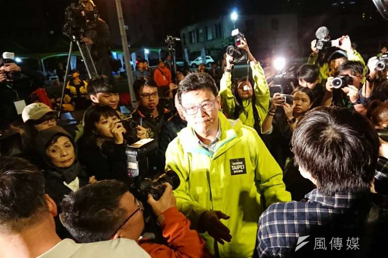 20181124_姚文智 (中)兌現諾言,表示不會接受任何政治職務。(林瑋豐攝) 20181124_姚文智 (中)兌現諾言,表示不會接受任何政治職務。(林瑋豐攝)