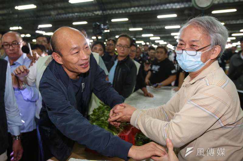 20181226-高雄市長韓國瑜26日至高雄市十全果菜市場,向攤商致意打氣。(顏麟宇攝) 20181226-高雄市長韓國瑜26日至高雄市十全果菜市場,向攤商致意打氣。(顏麟宇攝)