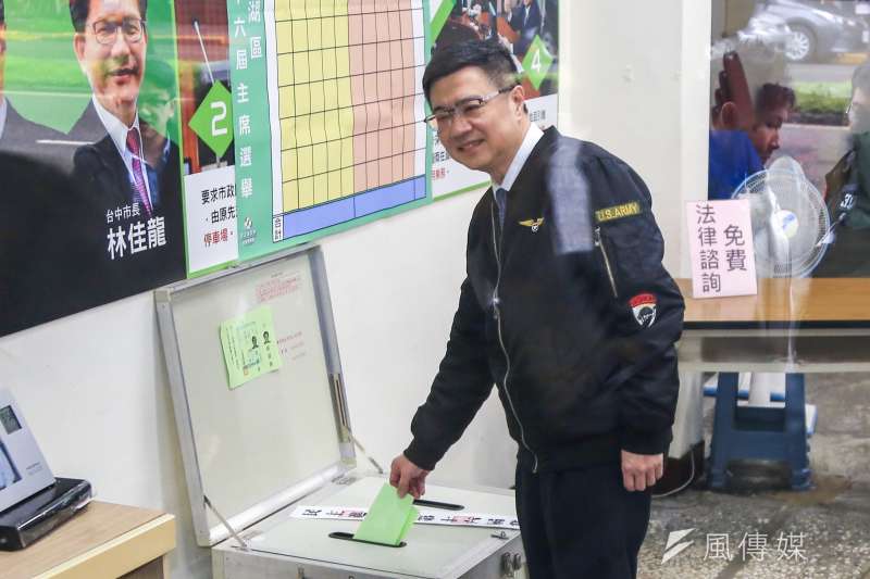 20190106-民進黨主席候選人卓榮泰6日出席「民進黨第16屆黨主席補選」投票。(簡必丞攝) 20190106-民進黨主席候選人卓榮泰6日出席「民進黨第16屆黨主席補選」投票。(簡必丞攝)