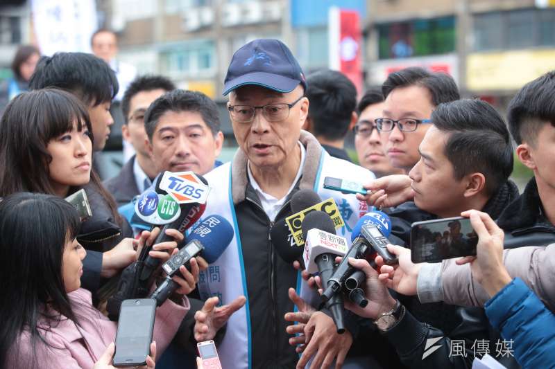 20190126-國民黨主席吳敦義26日陪同台北市第二選區立委補選候選人陳炳甫車隊掃街拜票。(顏麟宇攝) 20190126-國民黨主席吳敦義26日陪同台北市第二選區立委補選候選人陳炳甫車隊掃街拜票。(顏麟宇攝)