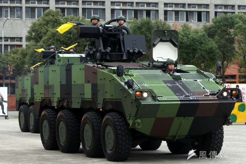 陸軍第六軍團證實1輛8輪甲車疑因溪水暴漲導致甲車熄火，所幸車內人員、裝備均迅速撤離。示意圖。（資料照，蘇仲泓攝）