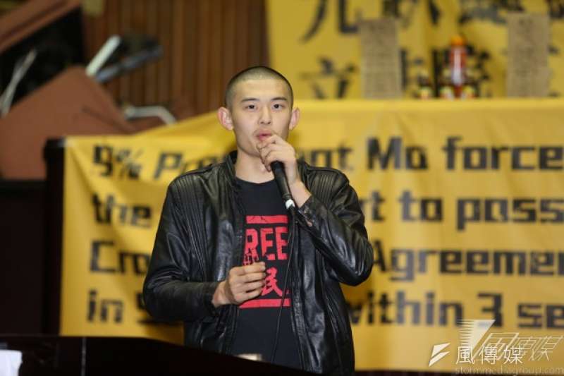 140321-王雲祥在318當晚原本只是協助器材及通訊,到現場卻被分工到糾察維安工作。(余志偉攝) 140321-王雲祥在318當晚原本只是協助器材及通訊,到現場卻被分工到糾察維安工作。(余志偉攝)