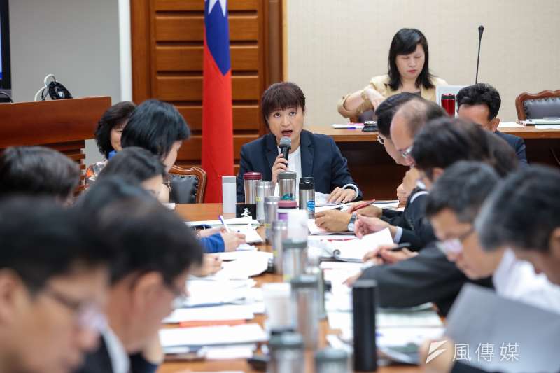 20190429-民進黨立委蔡培慧29日主持教育委員會審查教師法。(顏麟宇攝) 20190429-民進黨立委蔡培慧29日主持教育委員會審查教師法。(顏麟宇攝)