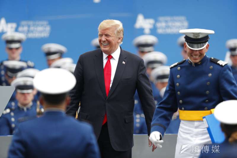 2019年5月30日美國總統川普參加美國空軍畢業典禮 。(AP) 2019年5月30日美國總統川普參加美國空軍畢業典禮 。(AP)