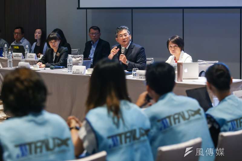 20190620-勞動部次長劉士豪(中)20日出席主持長榮航空勞資爭議正式協商會議。(顏麟宇攝) 20190620-勞動部次長劉士豪(中)20日出席主持長榮航空勞資爭議正式協商會議。(顏麟宇攝)