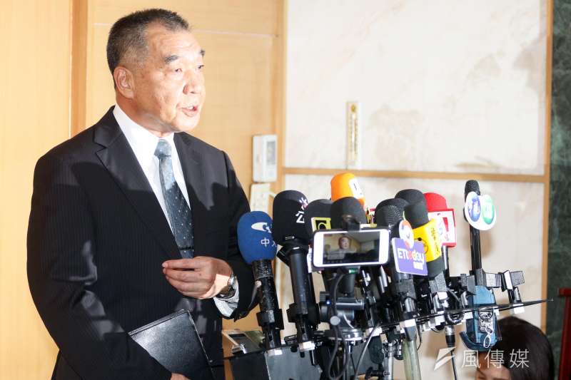 20190725-退輔會主委邱國正將接任國安局新任局長,25日上午召開記者會,還原被總統徵詢的始末。國安局走私菸案。(蘇仲泓攝) 20190725-退輔會主委邱國正將接任國安局新任局長,25日上午召開記者會,還原被總統徵詢的始末。國安局走私菸案。(蘇仲泓攝)