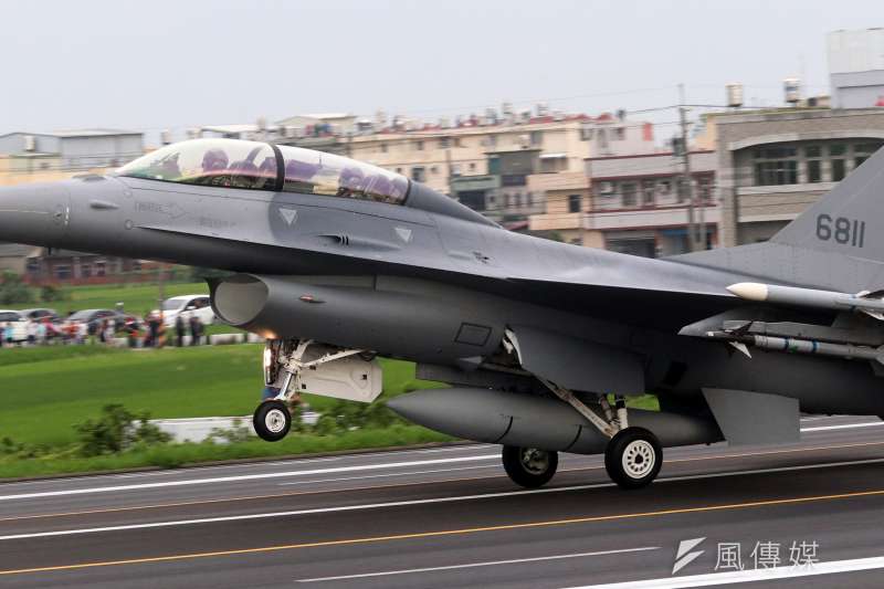 20190821-空軍升級版的F-16V於今年五月參與戰備道起降演練。(蘇仲泓攝) 20190821-空軍升級版的F-16V於今年五月參與戰備道起降演練。(蘇仲泓攝)
