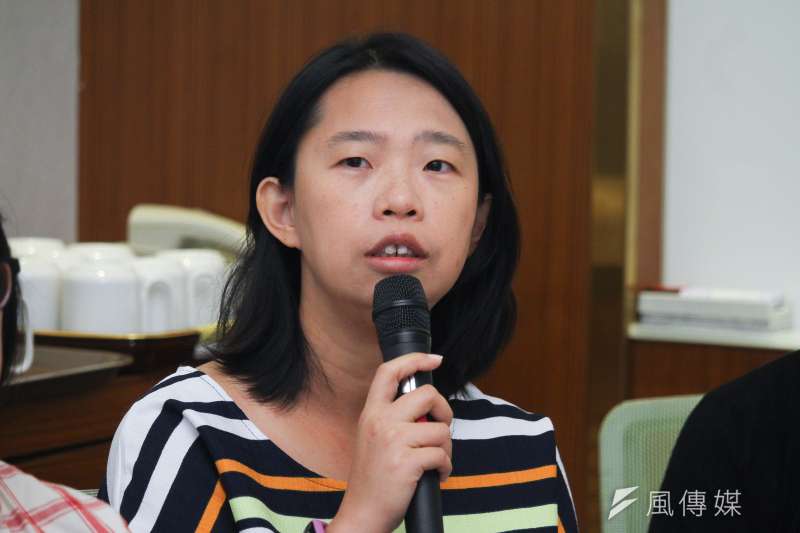 20191114-婦女新知基金會開拓部主任出席林秀怡公民團體召開「性平教育才能阻止霸凌、政治惡意操弄撕裂台灣社會」聯合記者會。(蔡親傑攝) 20191114-婦女新知基金會開拓部主任出席林秀怡公民團體召開「性平教育才能阻止霸凌、政治惡意操弄撕裂台灣社會」聯合記者會。(蔡親傑攝)