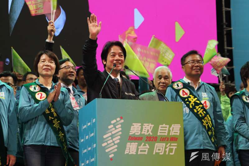 20200107-民進黨副總統候選人賴清德7日晚上前往彰化參加造勢晚會,全力為立委候選人催票。(黃信維攝) 20200107-民進黨副總統候選人賴清德7日晚上前往彰化參加造勢晚會,全力為立委候選人催票。(黃信維攝)
