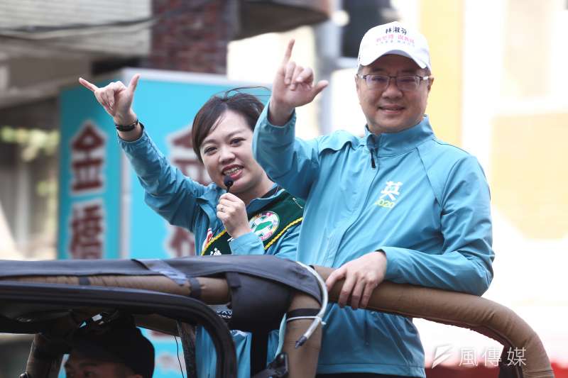 20200107-民進黨主席卓榮泰與立委參選人呂孫綾車隊掃街拜票活動。(陳品佑攝) 20200107-民進黨主席卓榮泰與立委參選人呂孫綾車隊掃街拜票活動。(陳品佑攝)