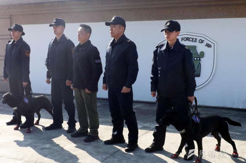 20200227-憲兵預計在北、中、南、東各自成立一個緝毒犬分組,分別配賦於士林、台中、高雄、花蓮4個憲兵隊,首個分組本月成軍後,其他三個也將在年內上路;犬隻數量部分,則希望在2022年達到總數18頭的規模。(蘇仲泓攝) 20200227-憲兵預計在北、中、南、東各自成立一個緝毒犬分組,分別配賦於士林、台中、高雄、花蓮4個憲兵隊,首個分組本月成軍後,其他三個也將在年內上路;犬隻數量部分,則希望在2022年達到總數18頭的規模。(蘇仲泓攝)