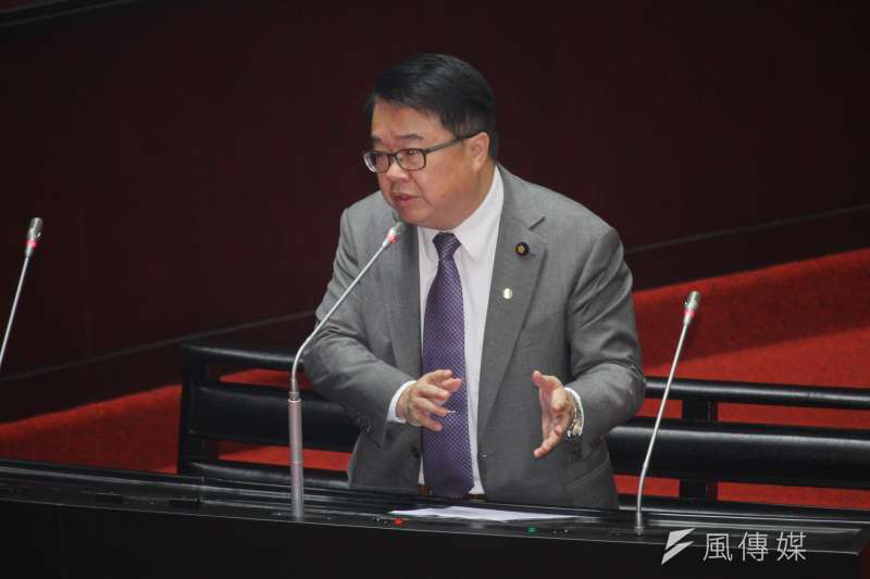 20200320-立委吳秉叡進行立院10屆1會期第5次會議質詢。(蔡親傑攝) 20200320-立委吳秉叡進行立院10屆1會期第5次會議質詢。(蔡親傑攝)
