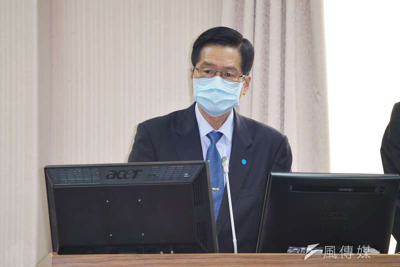20200422-國防部長嚴德發22日出席國防委員會備詢。(盧逸峰攝) 20200422-國防部長嚴德發22日出席國防委員會備詢。(盧逸峰攝)