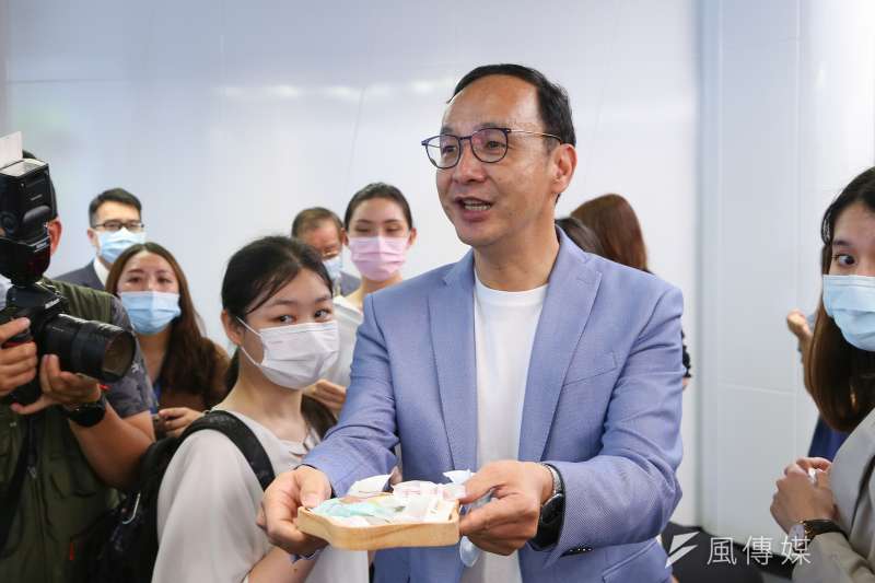 20200515-前台北市長朱立倫15日至星宇航空參訪。(顏麟宇攝) 20200515-前台北市長朱立倫15日至星宇航空參訪。(顏麟宇攝)