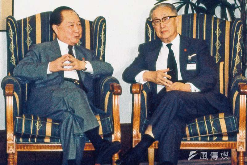 李登輝任內促成汪道涵(左)和辜振甫(右)會談,為台海兩岸交流打開大門。(新新聞資料照) 李登輝任內促成汪道涵(左)和辜振甫(右)會談,為台海兩岸交流打開大門。(新新聞資料照)