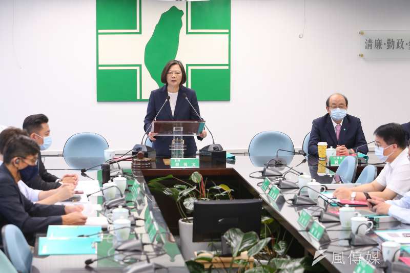 民進黨選對會昨(28)日通過由總統府副秘書長李俊俋參選嘉義市,彰化縣長由正國會立委黃秀芳出戰,對於年底的選戰布局欲加快腳步。(資料照,顏麟宇攝)