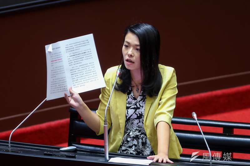 20200918-民眾黨立委高虹安18日針對美豬及美牛進口於立院質詢。(顏麟宇攝) 20200918-民眾黨立委高虹安18日針對美豬及美牛進口於立院質詢。(顏麟宇攝)
