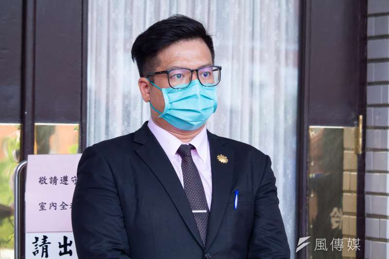 20210513-民眾黨立法院黨團舉行「中央不透明,地方難防疫」記者會,圖為立委邱臣遠。(蔡親傑攝) 20210513-民眾黨立法院黨團舉行「中央不透明,地方難防疫」記者會,圖為立委邱臣遠。(蔡親傑攝)