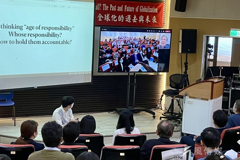 以色列資深記者Nadav Eyal 應邀在政治大學演講。(謝錦芳攝) 以色列資深記者Nadav Eyal 應邀在政治大學演講。(謝錦芳攝)