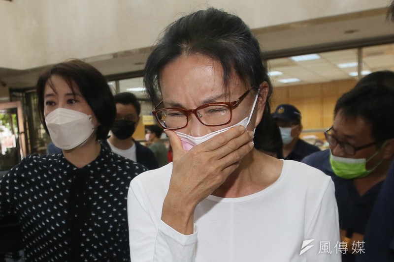 2022026-前中華民國小姐張淑娟26日至台北地檢署對媒體人周玉蔻提告。(柯承惠攝) 2022026-前中華民國小姐張淑娟26日至台北地檢署對媒體人周玉蔻提告。(柯承惠攝)