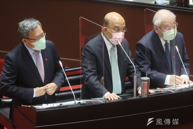20221007-行政院長蘇貞昌( 中)、主計長朱澤民(右)、財政部長蘇建榮(左)7日至立法院備詢。(柯承惠攝) 20221007-行政院長蘇貞昌( 中)、主計長朱澤民(右)、財政部長蘇建榮(左)7日至立法院備詢。(柯承惠攝)