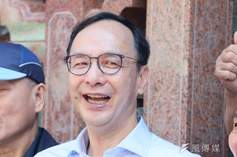 國民黨主席朱立倫26日至台北文昌宮參拜。（柯承惠攝）