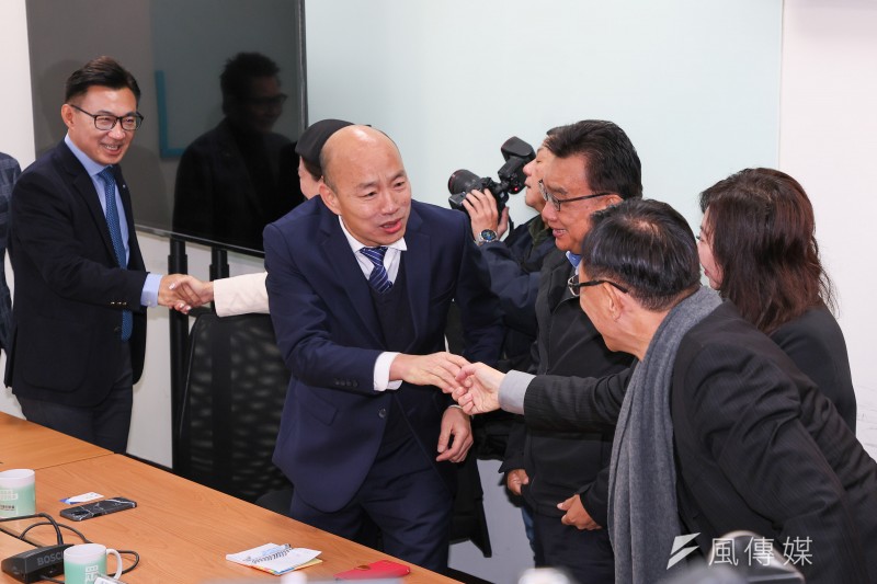 20240129-國民黨正副院長候選人韓國瑜(左二)、江啟臣(左一)29日拜會民眾黨立院黨團,民眾黨新科立委張啟楷(右二)、林國成(右三)等出面接待。(顏麟宇攝) 20240129-國民黨正副院長候選人韓國瑜(左二)、江啟臣(左一)29日拜會民眾黨立院黨團,民眾黨新科立委張啟楷(右二)、林國成(右三)等出面接待。(顏麟宇攝)