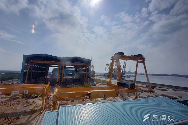 興達海基廠區,製作離岸風電水下基礎。(馮建棨攝) 興達海基廠區,製作離岸風電水下基礎。(馮建棨攝)