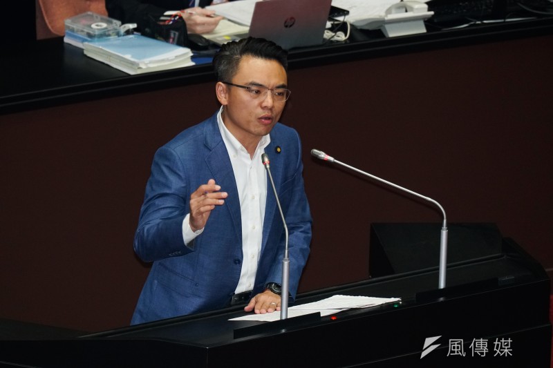 20250509-立法院立委洪孟楷對「紀念節日實施草案」進行發言。（蔡親傑攝）