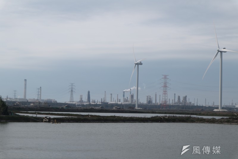 麥寮專題，麥寮海豐村、六輕、風電。（羅立邦攝）