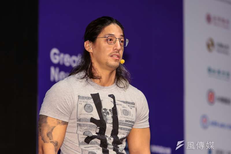蔣友柏於「第十三屆華人企業領袖遠見高峰會」演講。(顏麟宇攝) 蔣友柏於「第十三屆華人企業領袖遠見高峰會」演講。(顏麟宇攝)