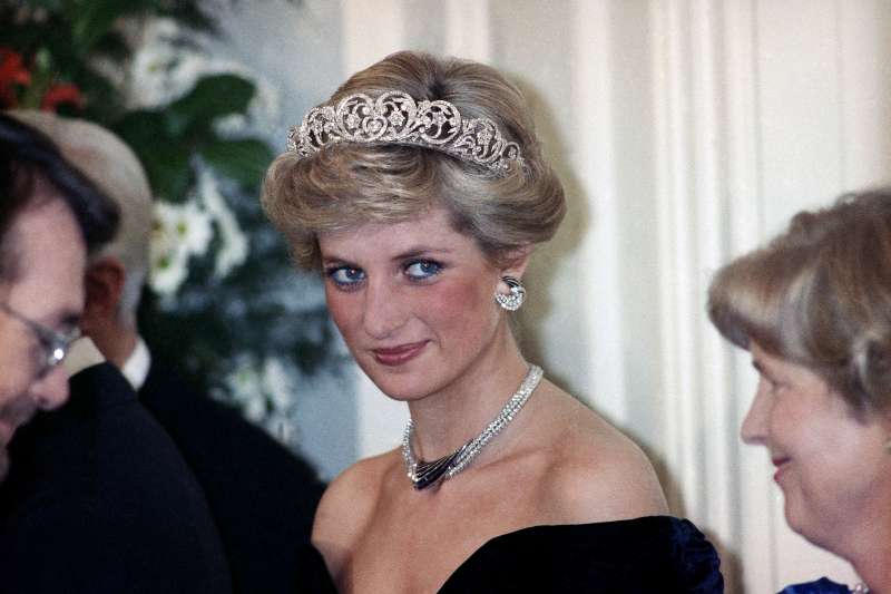 1987年11月2日,英國黛安娜王妃訪問西德首都波昂(AP) 1987年11月2日,英國黛安娜王妃訪問西德首都波昂(AP)