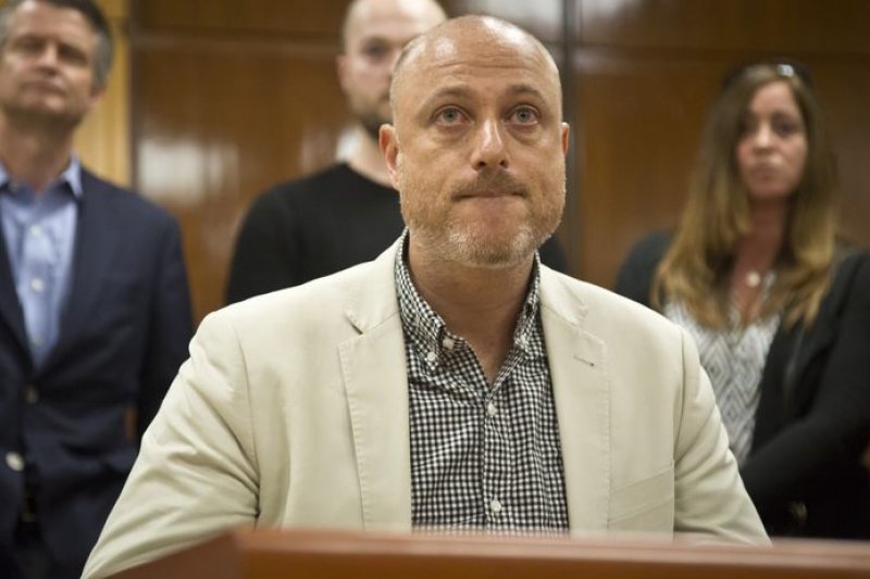 艾唐.裴茲失蹤案(Disappearance of Etan Patz)拒絕認定嫌犯有罪的陪審員西羅伊斯(Adam Sirois) 艾唐.裴茲失蹤案(Disappearance of Etan Patz)拒絕認定嫌犯有罪的陪審員西羅伊斯(Adam Sirois)