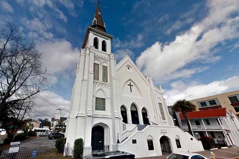 「伊曼紐非洲美以美教會」(Emanuel African Methodist Episcopal Church) 「伊曼紐非洲美以美教會」(Emanuel African Methodist Episcopal Church)