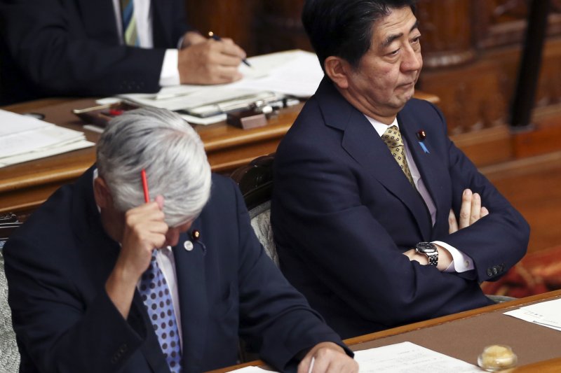 參院審議安保法案,安倍晉三。(美聯社) 參院審議安保法案,安倍晉三。(美聯社)